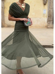 Jennie – The Elegant Off-The-Shoulder Midi Dress