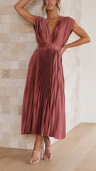 Aliyah – Elegant Pleated Midi Dress